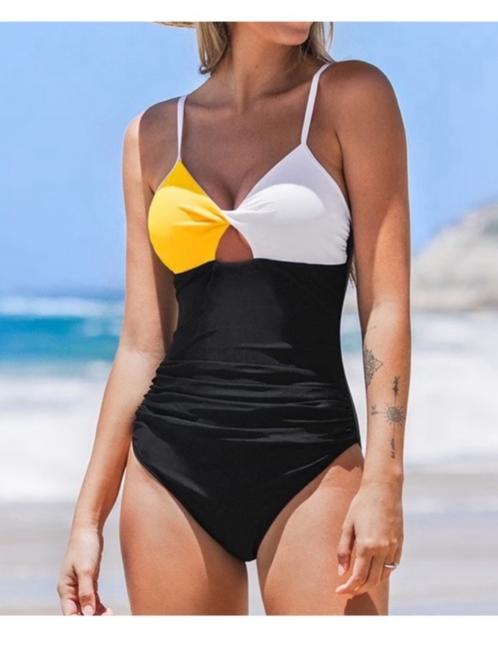 CUPSHE Colorblock Twist Front Cutout One Piece Swimsuit Bathing Suit NWT Size S